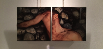 L’opera “Capendo Adamo” esposta allo Studio Ambre Italia.